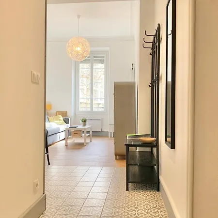 Flat Completely Renovated In The Centre #bl شقة